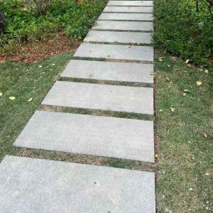 那曲 芝麻黑小区踏步、汀步石铺装效果