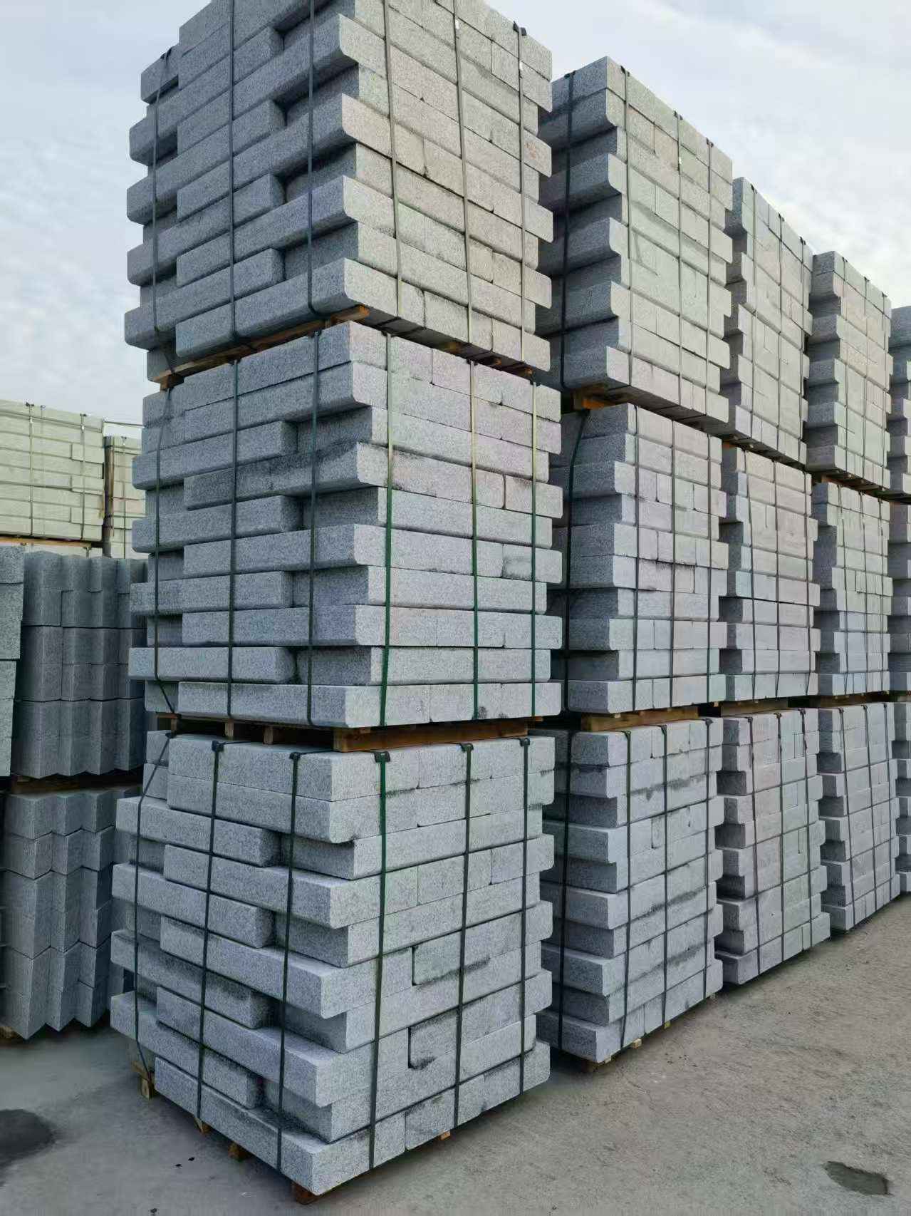 那曲 路沿石（路侧石），颜色一致，尺寸标准