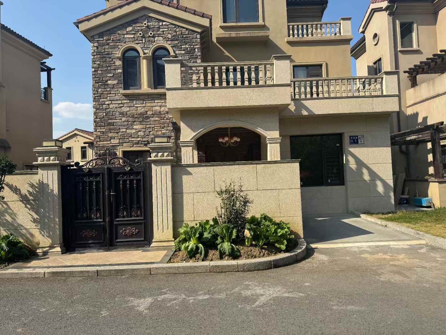 那曲黄金麻别墅外墙安装效果